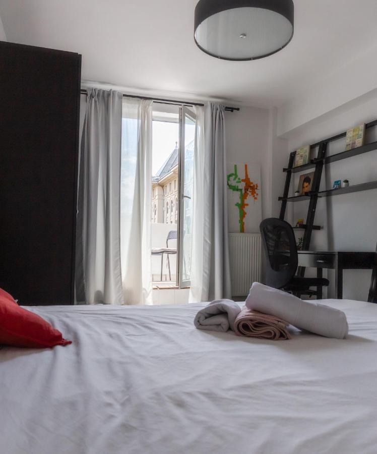 Apartment 3 Rooms, City Center, Balcony View, Sunset Boulevard Bukarest Kültér fotó