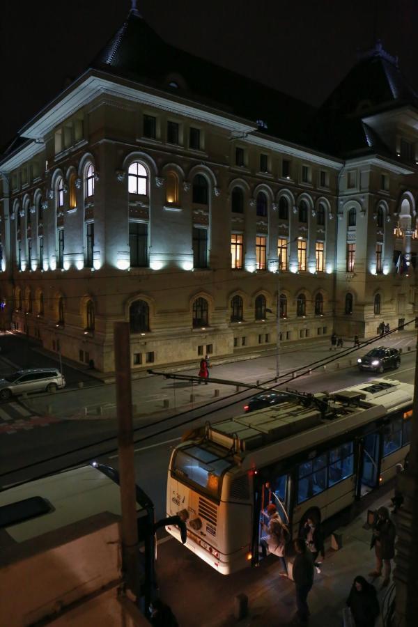 Apartment 3 Rooms, City Center, Balcony View, Sunset Boulevard Bukarest Kültér fotó